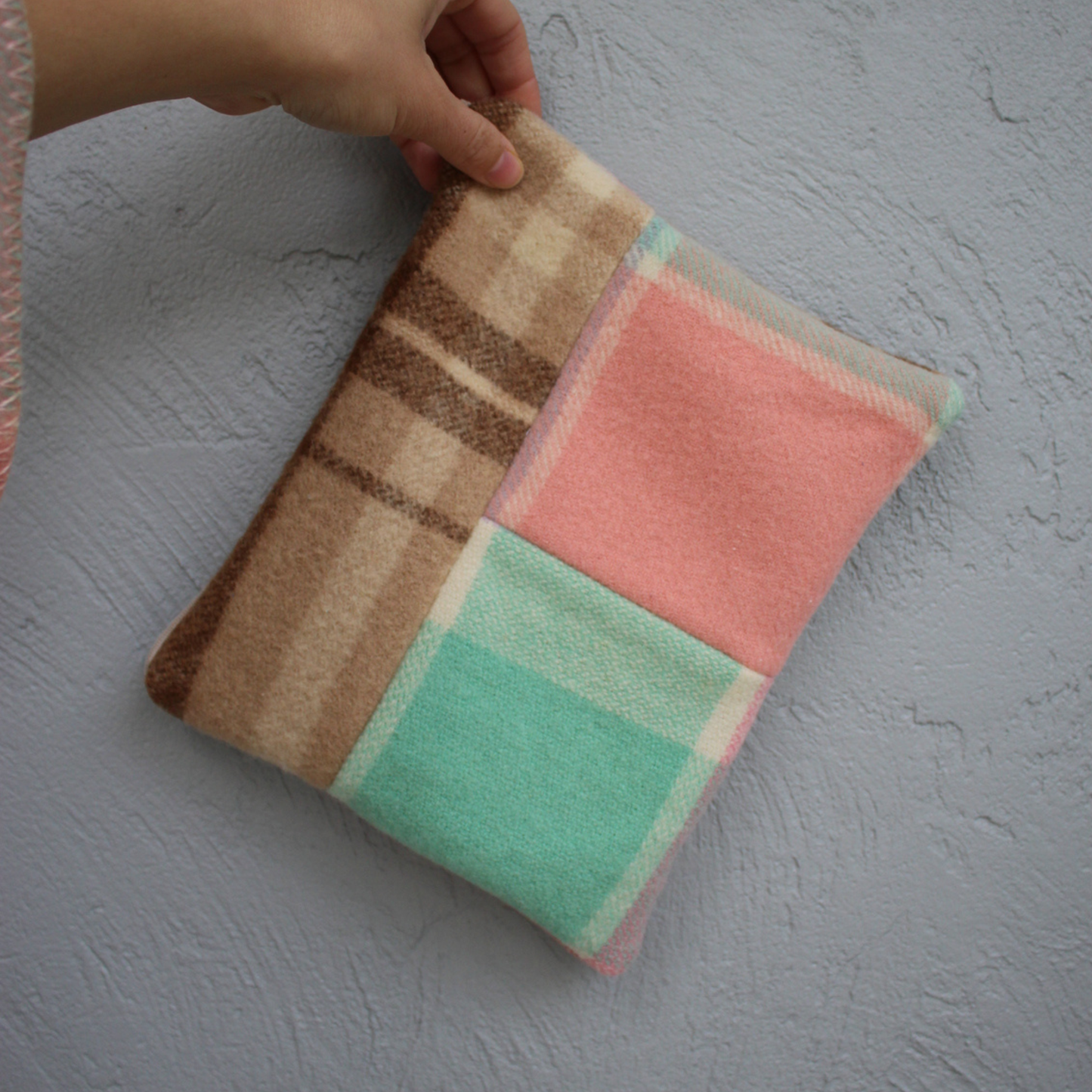 Sunday Snug Pouch 012