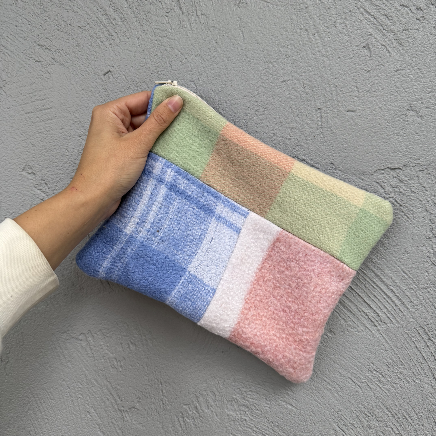 Sunday Snug Pouch 002
