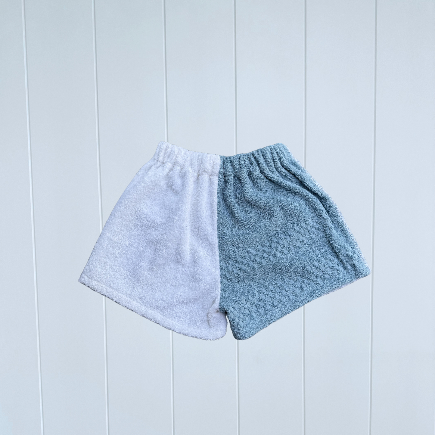Women's RETOWEL Shorts 020 // Size 8-12