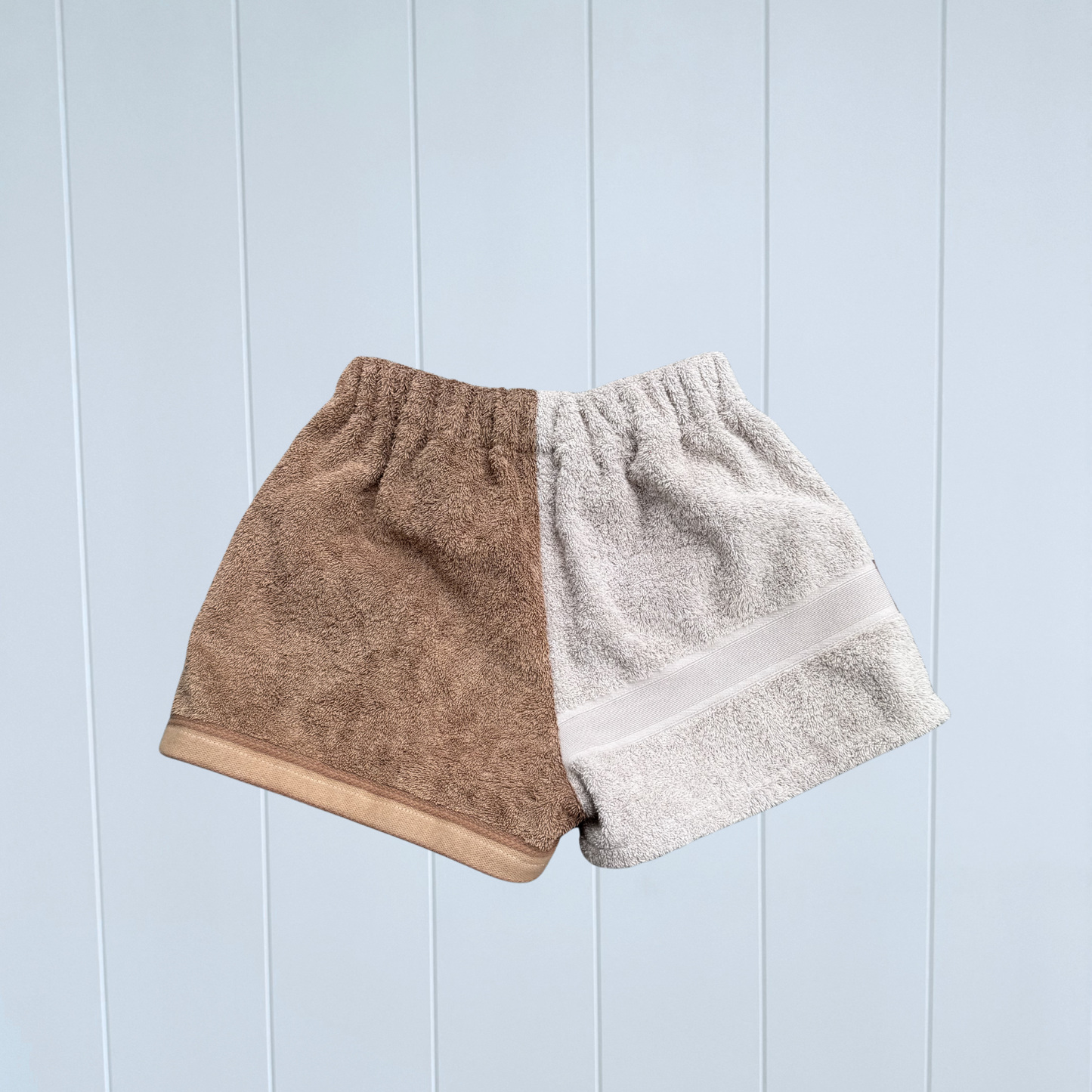 Women's RETOWEL Shorts 015 // Size 8-12