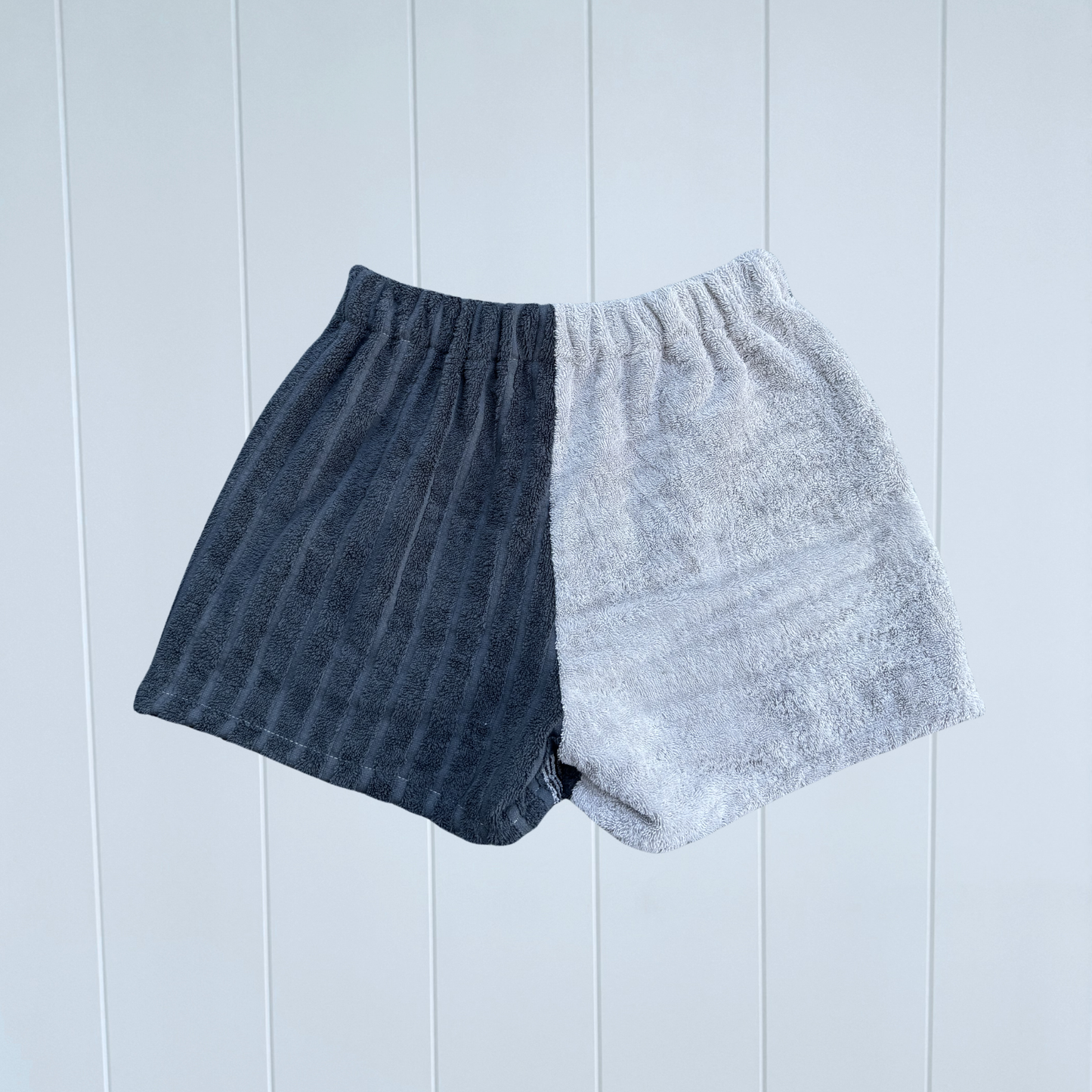 Women's RETOWEL Shorts 007 //Size 14-16