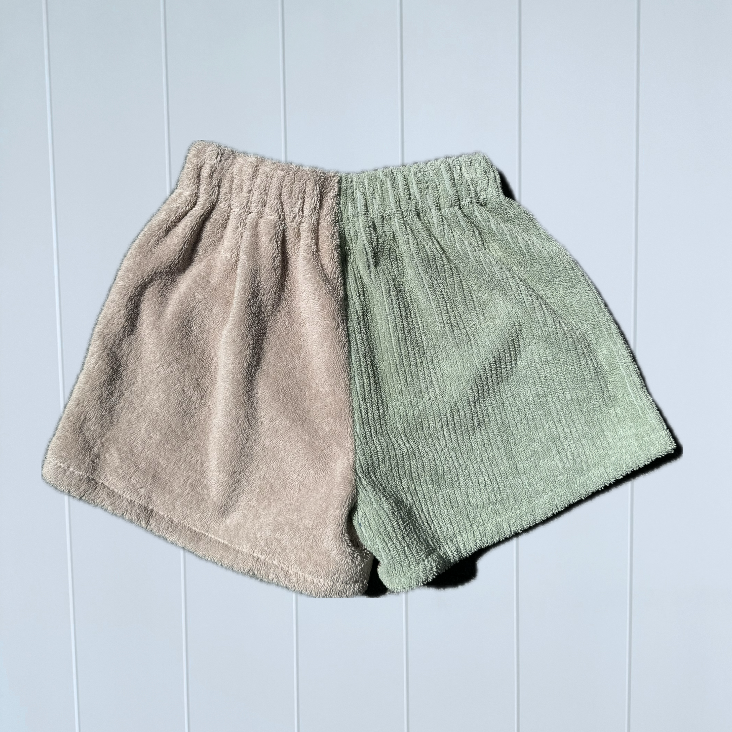 Women's RETOWEL Shorts 011 // Size 8-12