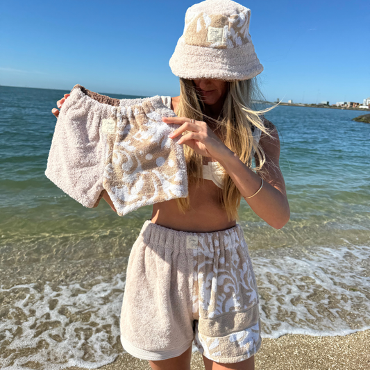 Women's RETOWEL Shorts 012 // Size 8-12