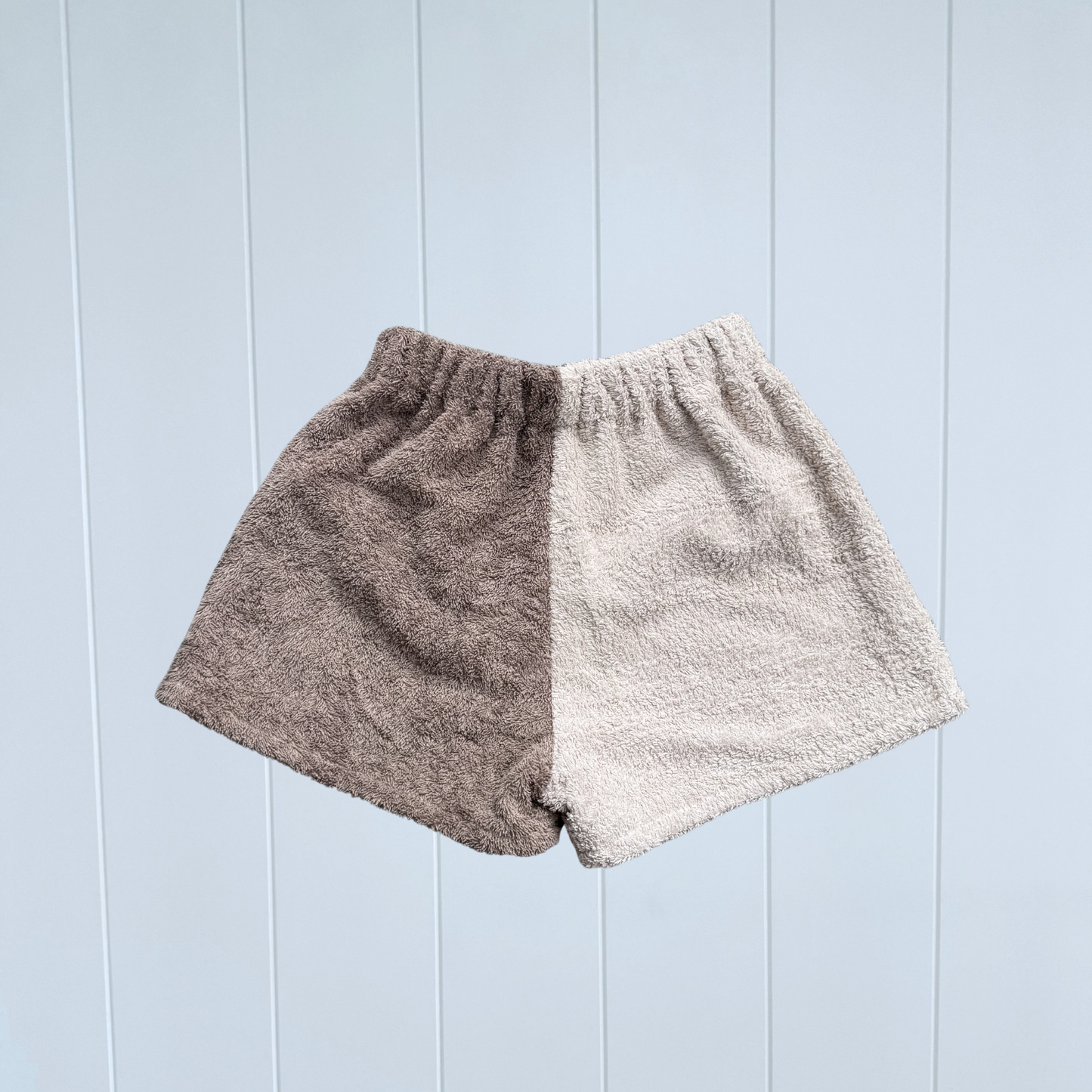 Women's RETOWEL Shorts 014 // Size 8-12