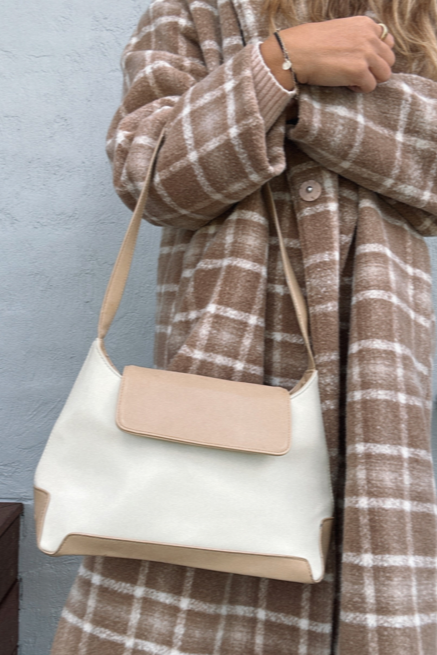 Vintage Cream & Tan Shoulder Bag