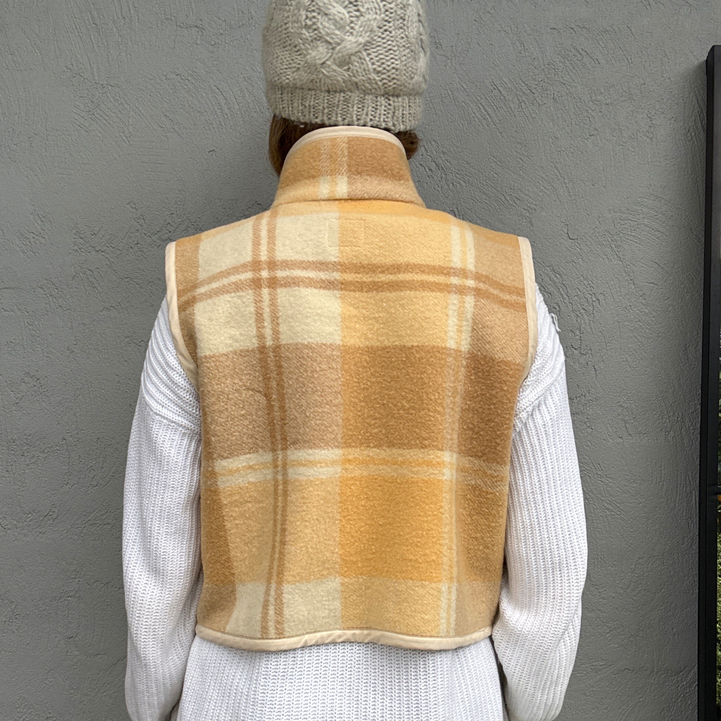 Sunday Snug Vest 001 // Honey Oat
