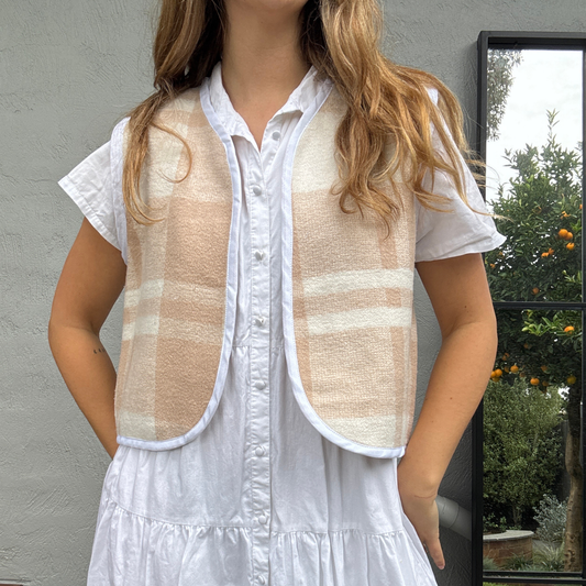 Sunday Snug Vest 005 // Oat Milk