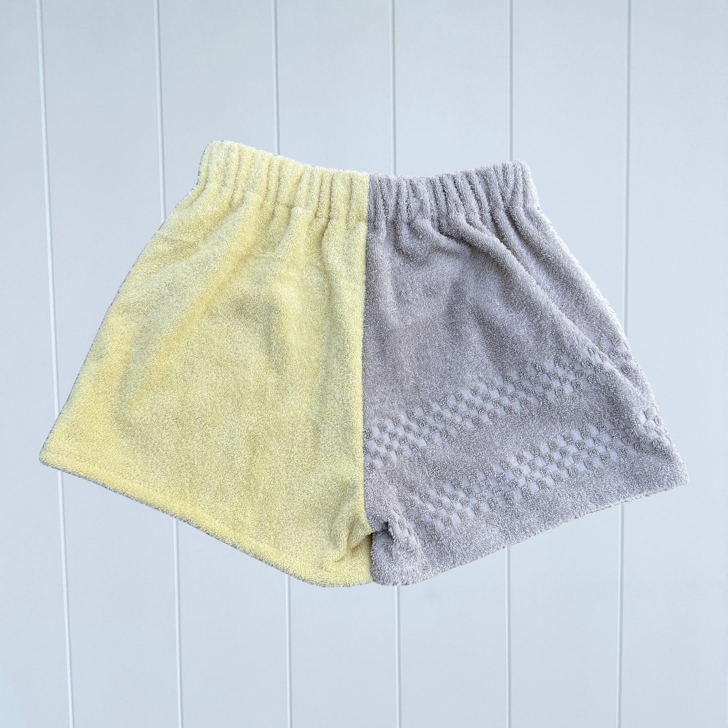 Women's RETOWEL Shorts 001 // Size 10-14