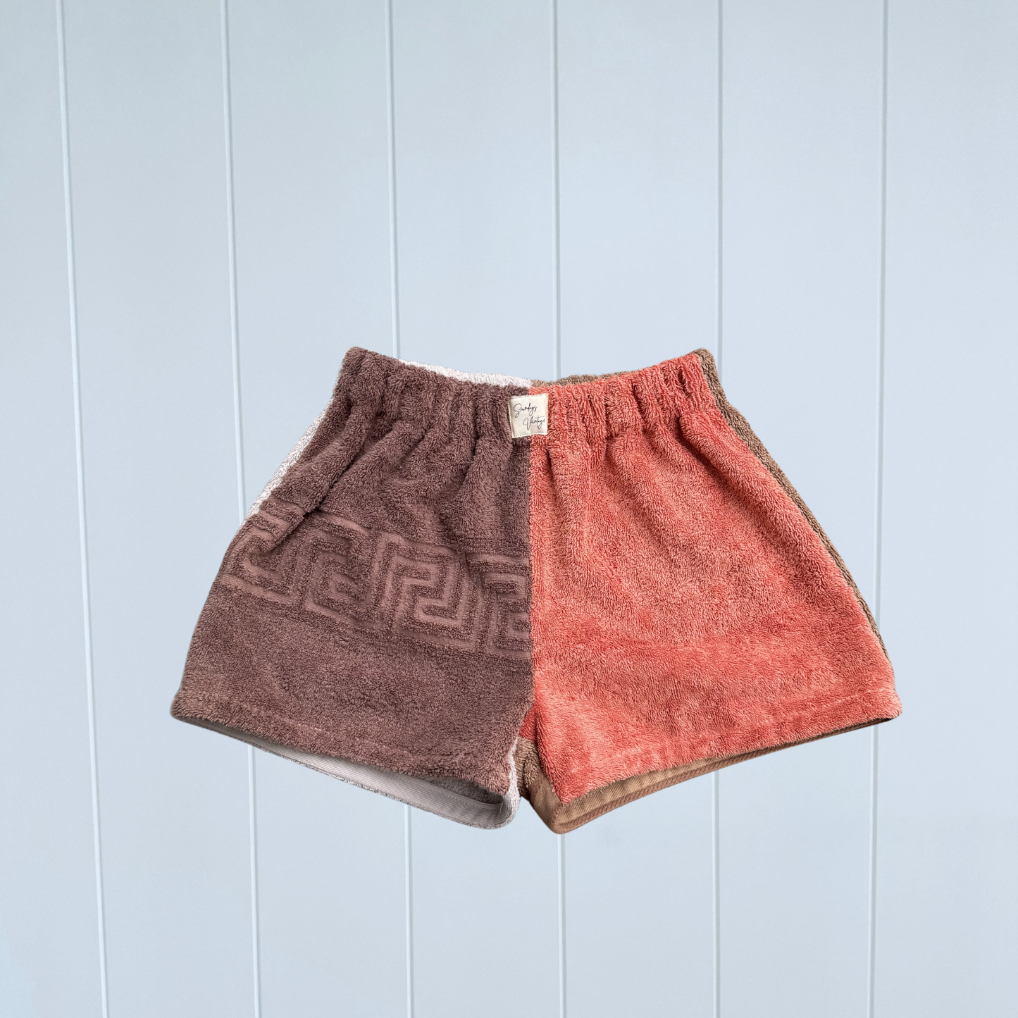 Women's RETOWEL Shorts 015 // Size 8-12