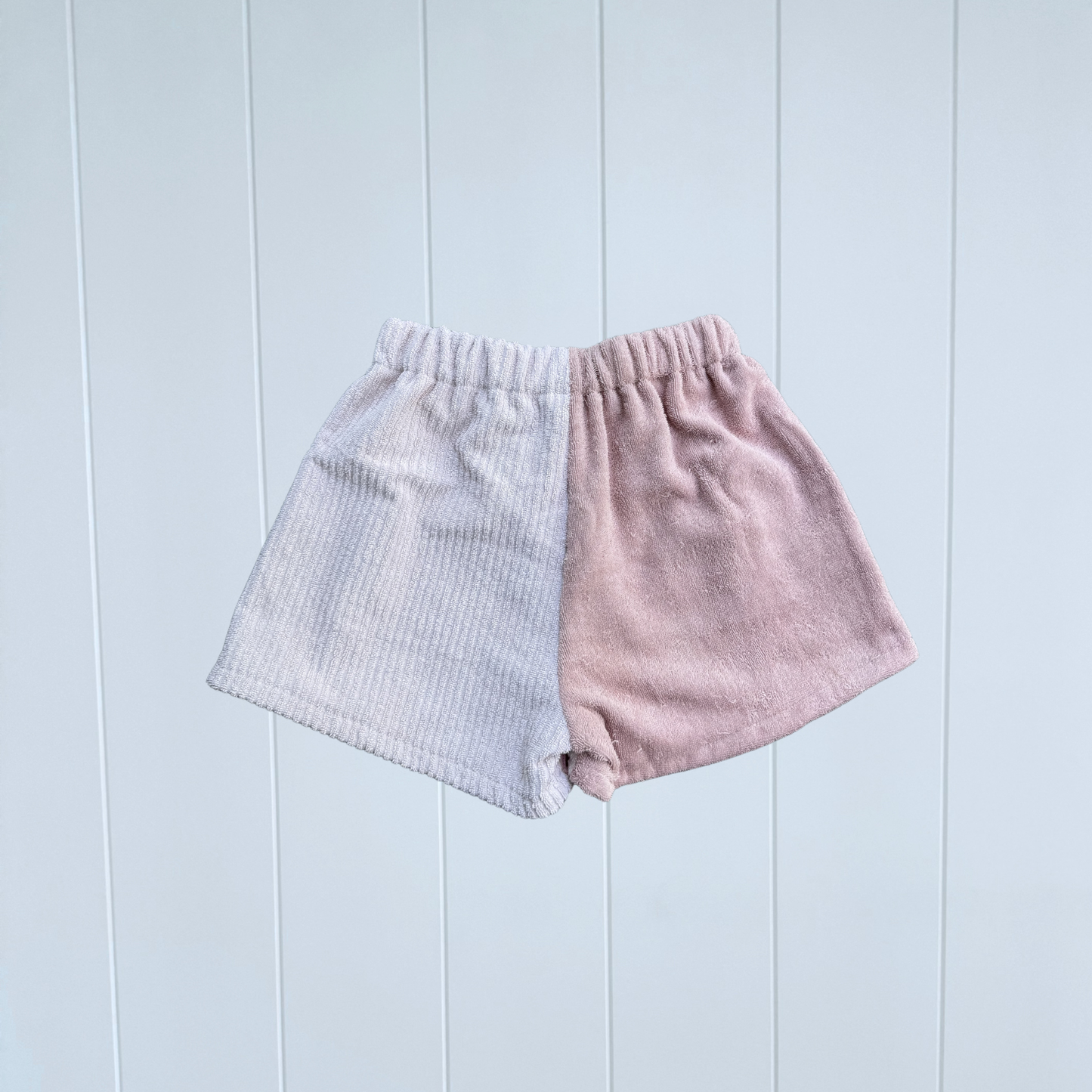 Women's RETOWEL Shorts 025 // Size 8-12