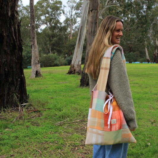 Sunday Snug Small Patchwork Bag 002
