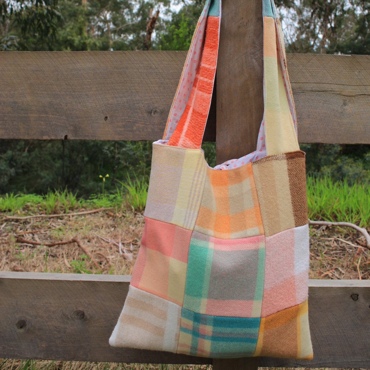 Sunday Snug Small Patchwork Bag 002