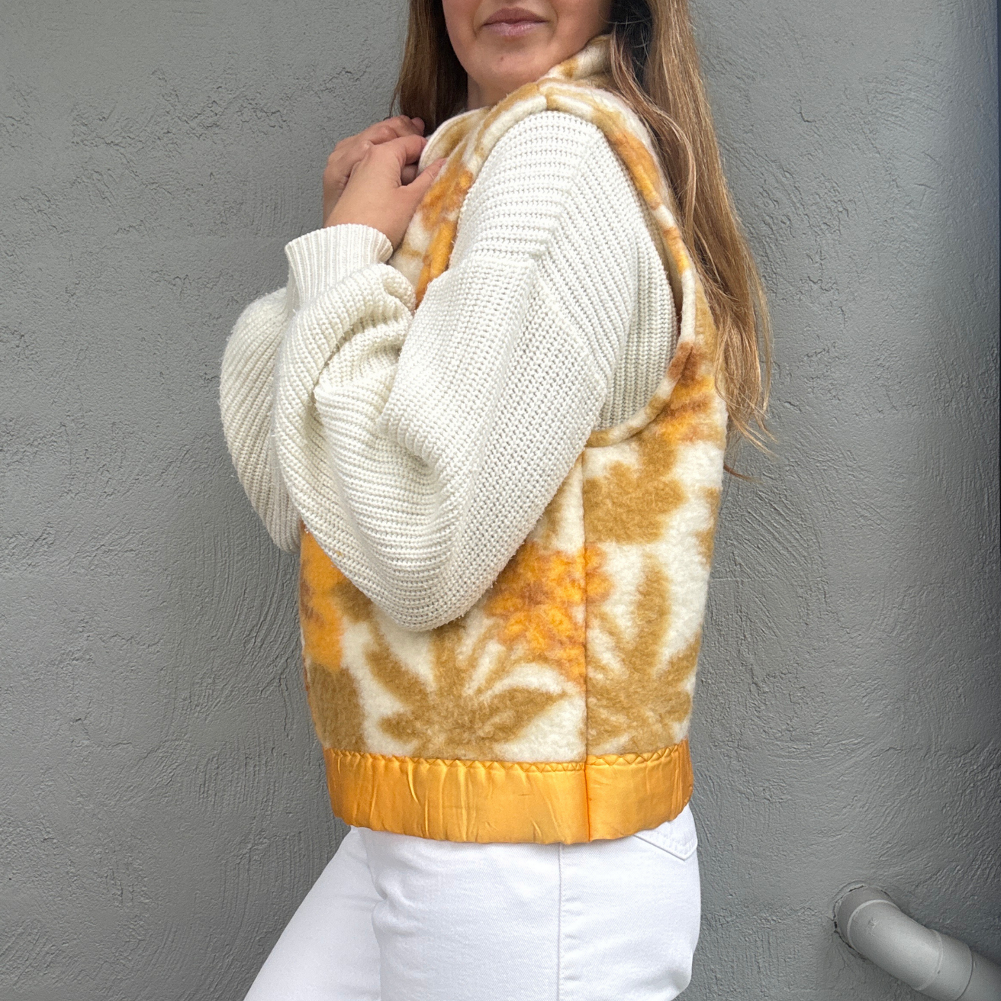 Sunday Snug Vest 011 // Golden Daisy