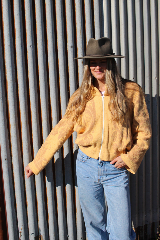 Sundays Blanket Bomber 004 // Honey Biscuit