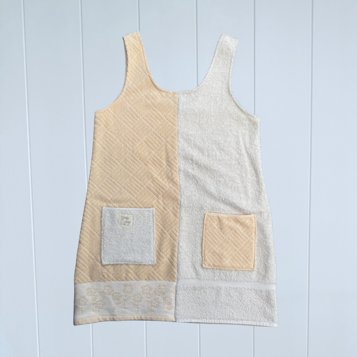 RETOWEL Dress 007 // Size 8-12
