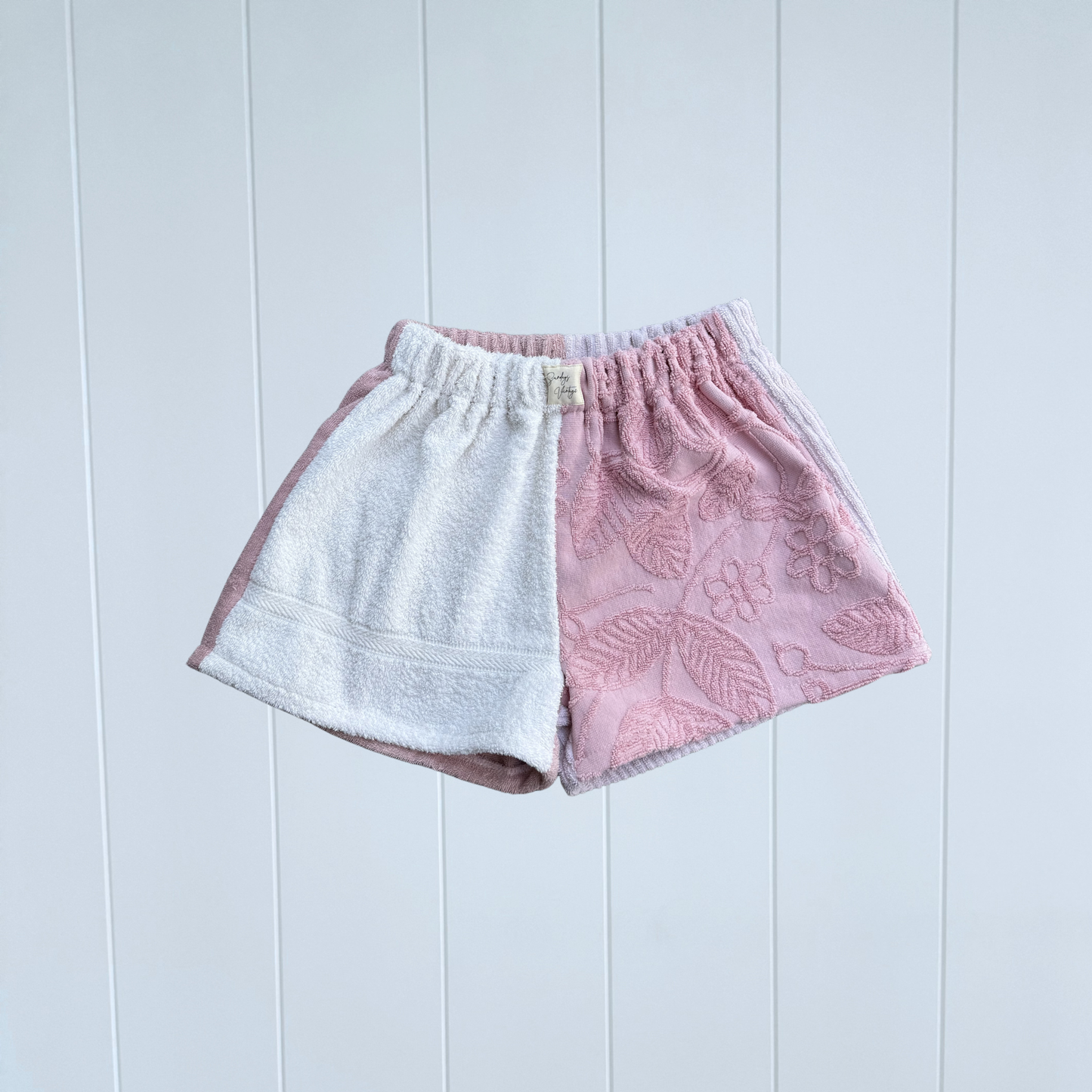 Women's RETOWEL Shorts 025 // Size 8-12