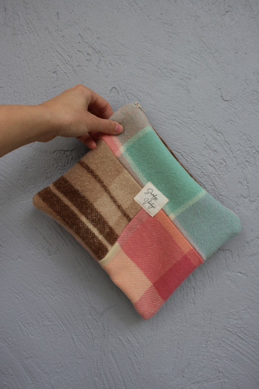 Sunday Snug Pouch 012