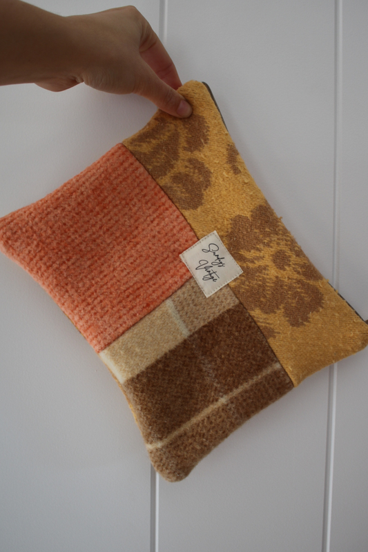 Sunday Snug Pouch 004