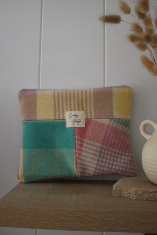 Sunday Snug Pouch 005