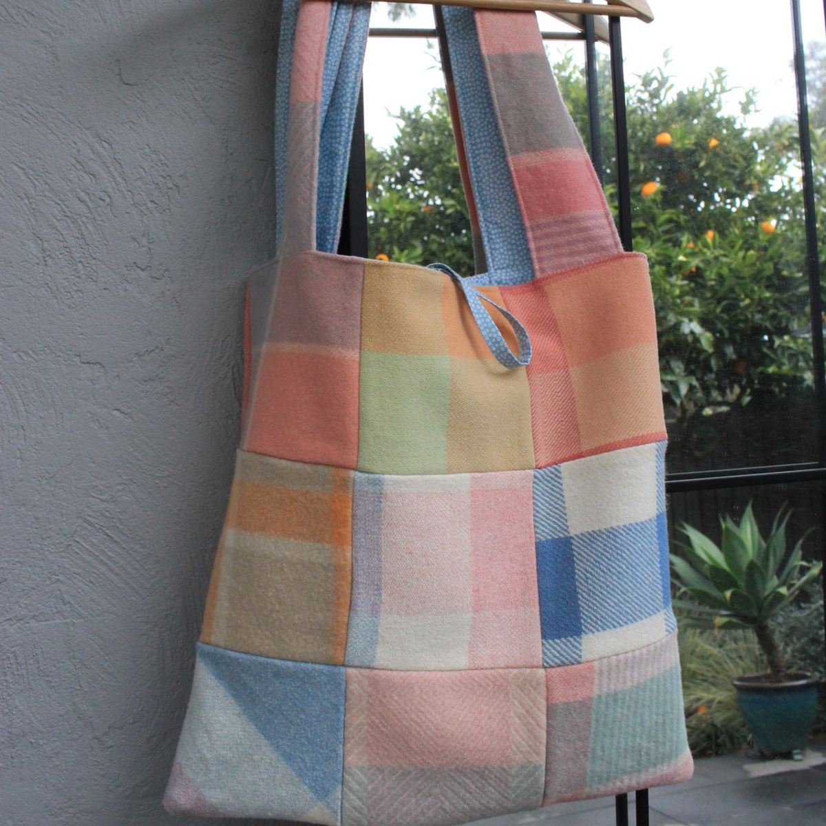 Sunday Snug Small Patchwork Bag 003