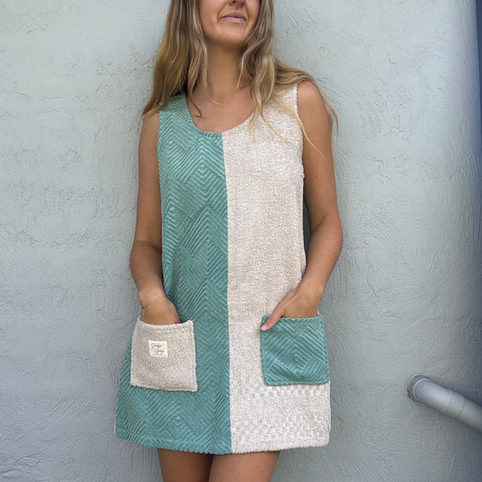 RETOWEL Dress 001 // Size 8-12