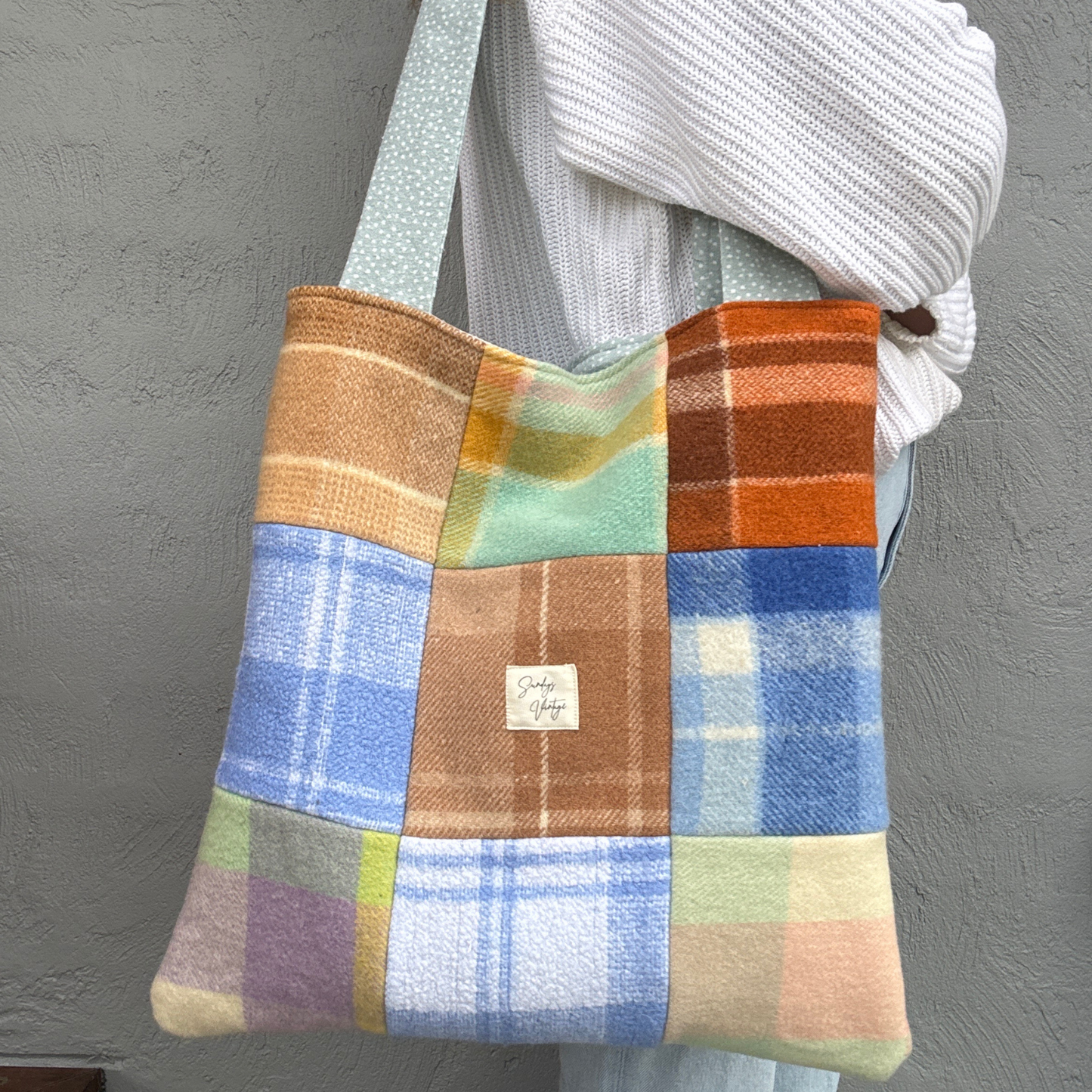 Sunday Snug Small Patchwork Bag 001