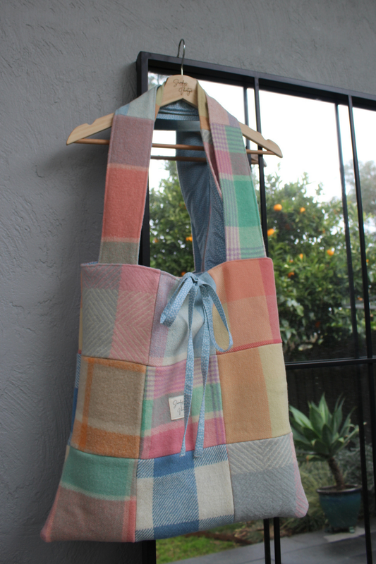 Sunday Snug Small Patchwork Bag 003