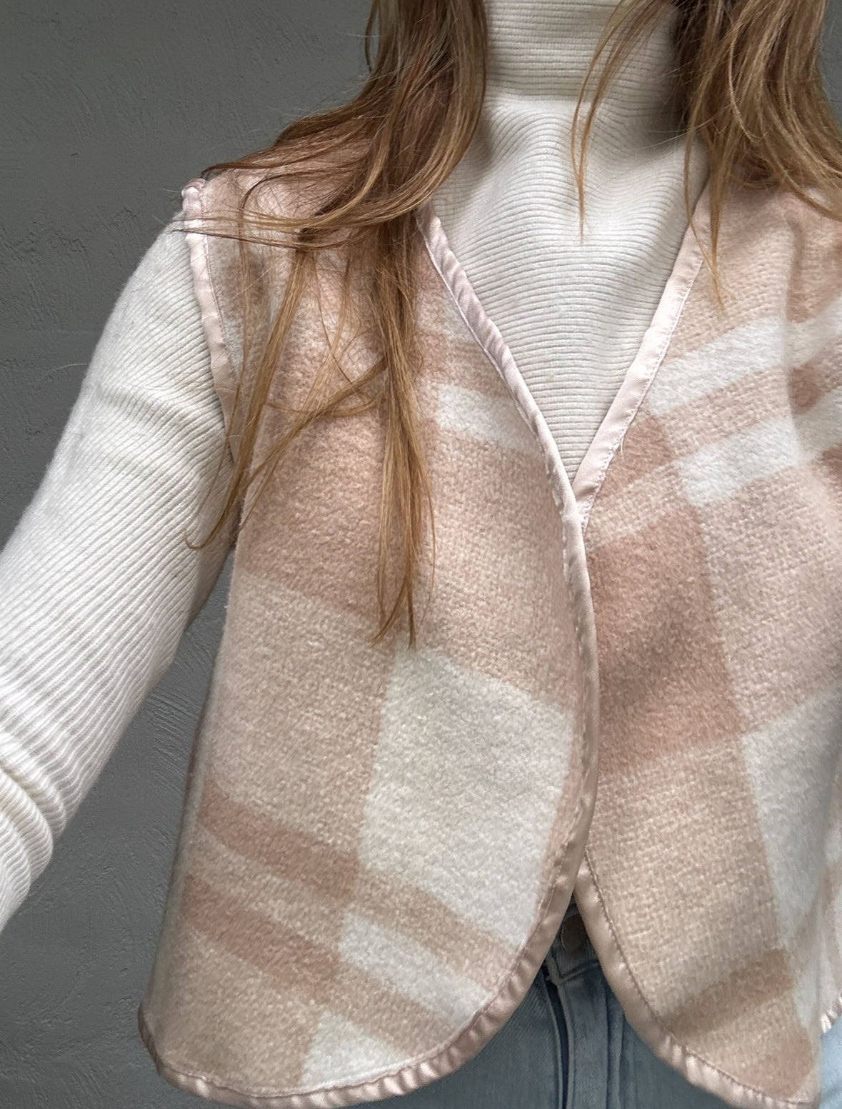 Sunday Snug Vest - Oat Milk