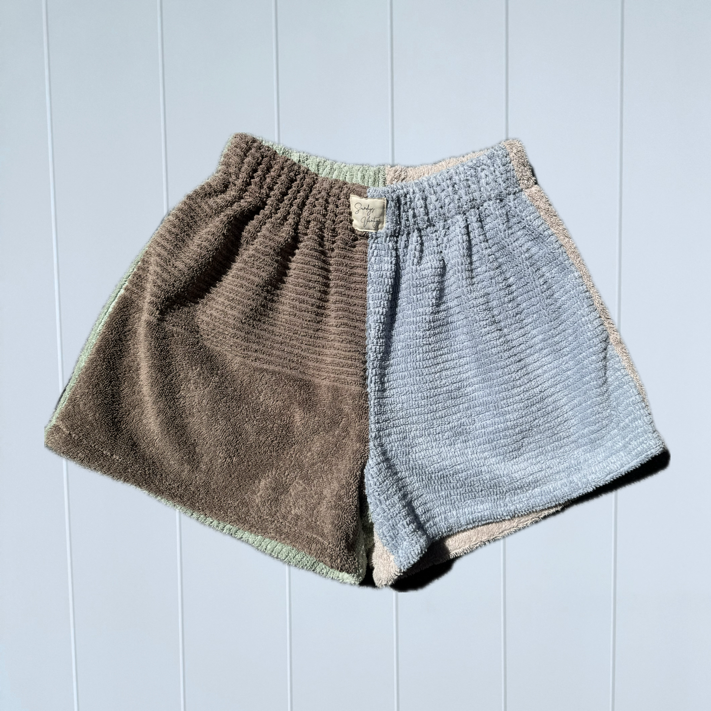 Women's RETOWEL Shorts 011 // Size 8-12