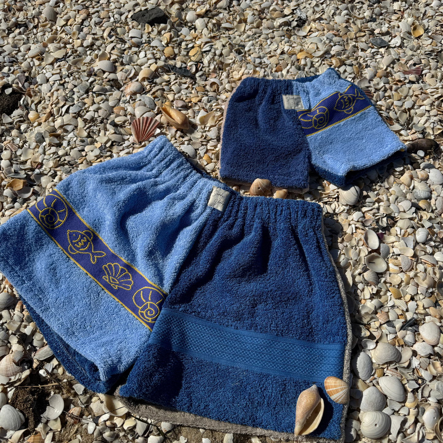 Women's RETOWEL Shorts 002 // Size 8-12