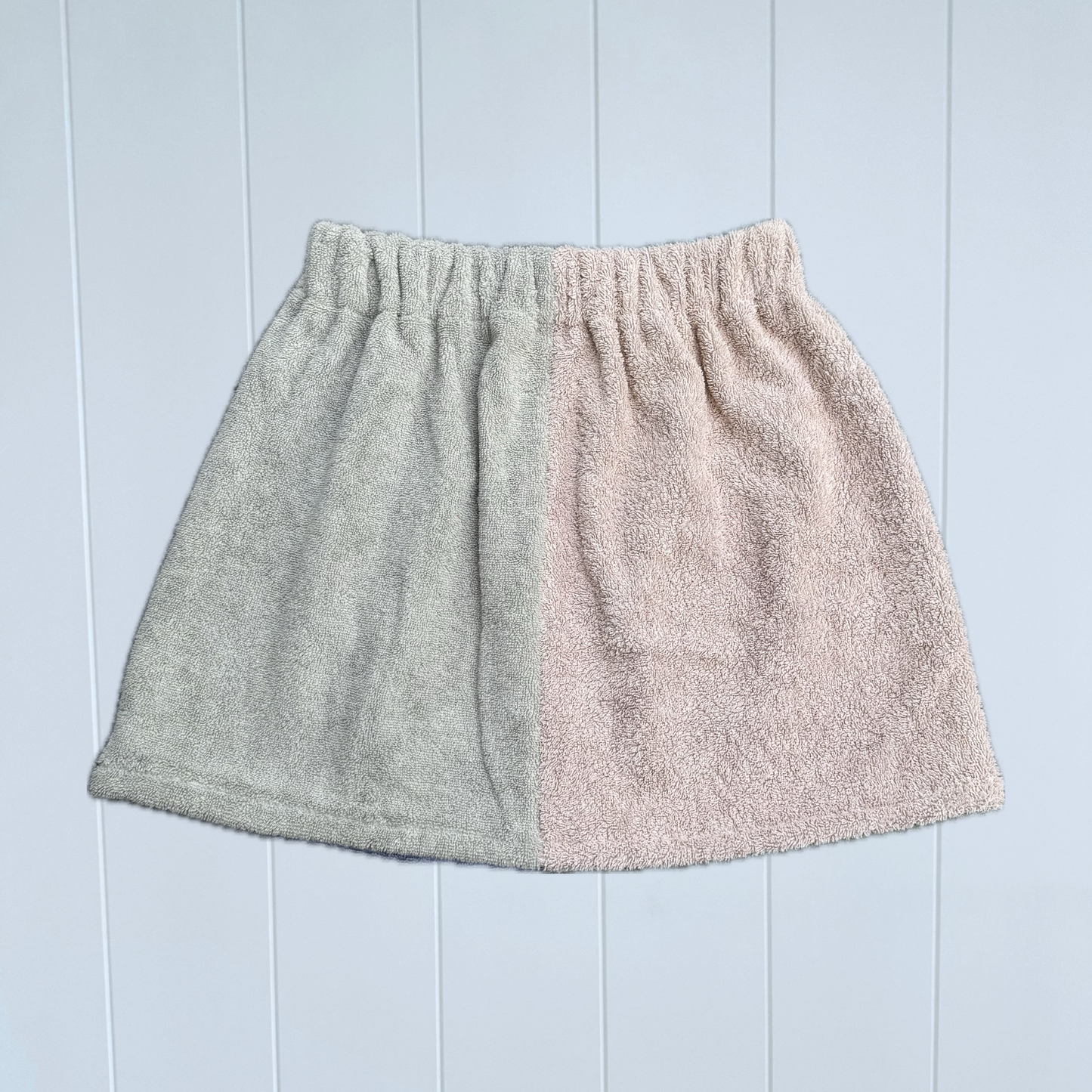 Women's RETOWEL Skirt 003 // Size 8-12