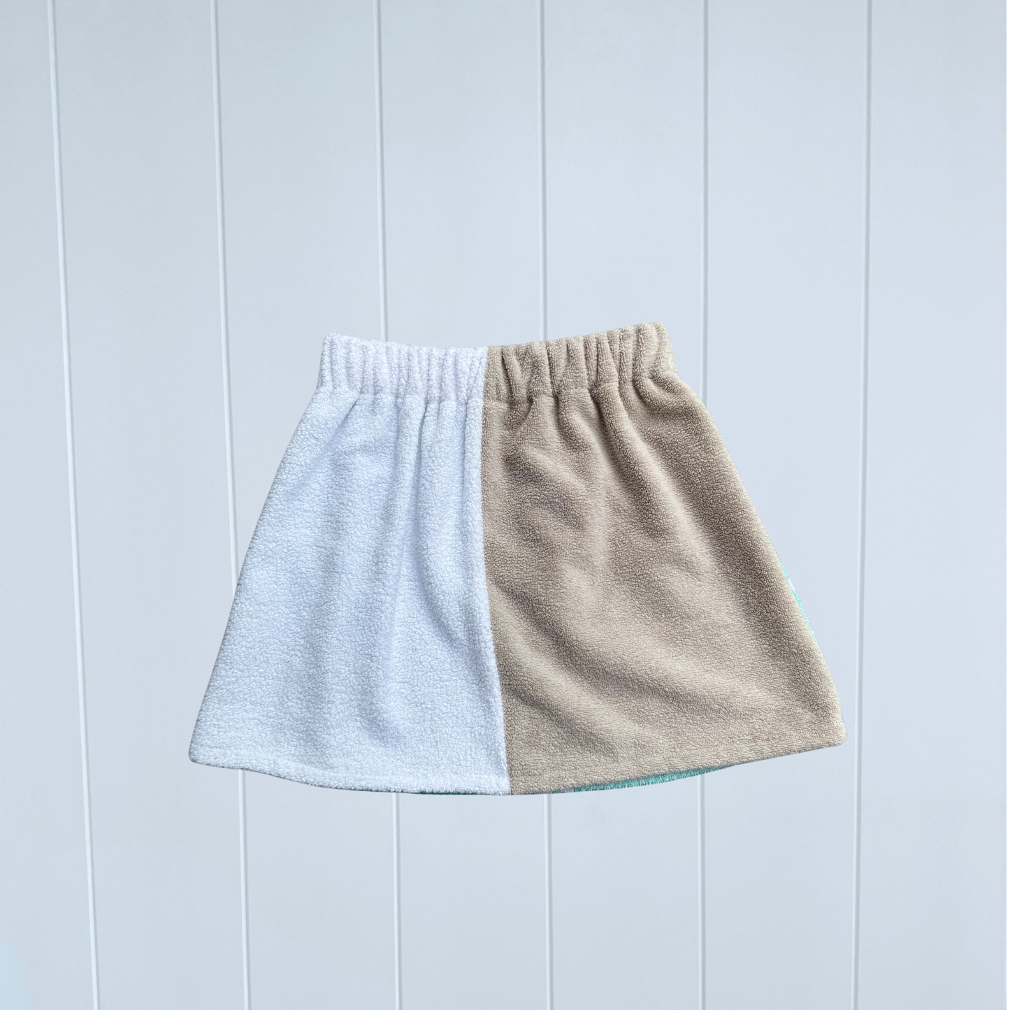 Women's RETOWEL Skirt 004 // Size 8-12