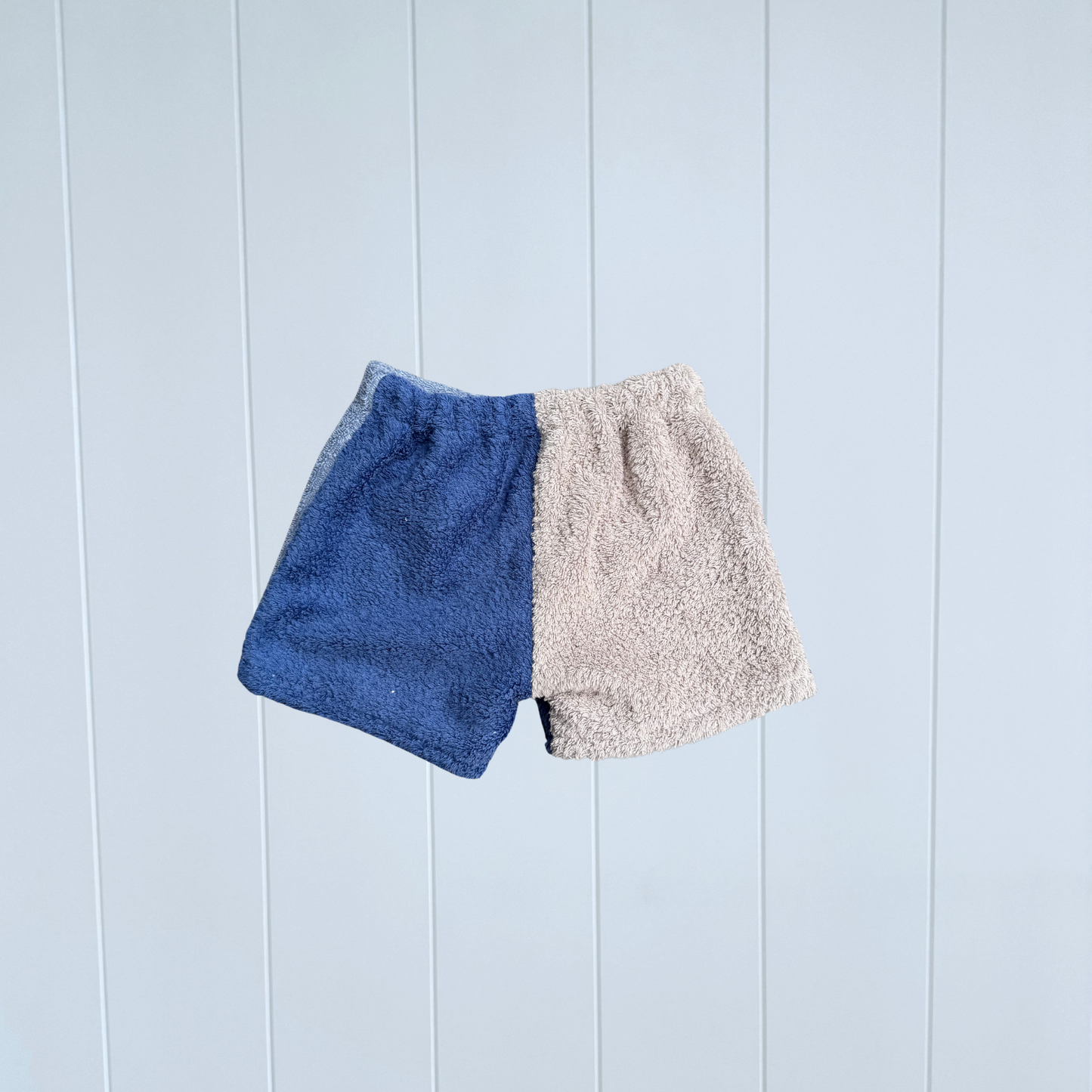 Kids RETOWEL Shorts 007 // 3-5 years