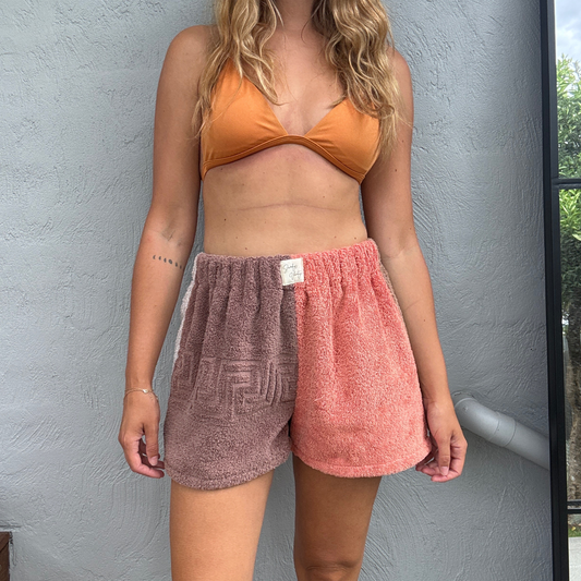 Women's RETOWEL Shorts 015 // Size 8-12