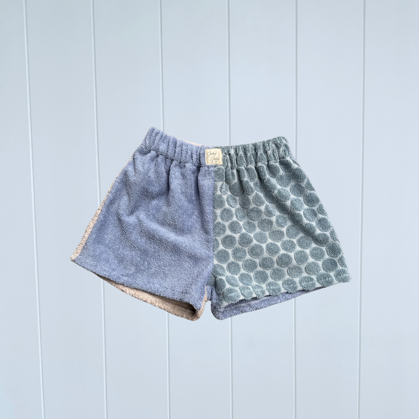 Women's RETOWEL Shorts 016 // Size 8-12