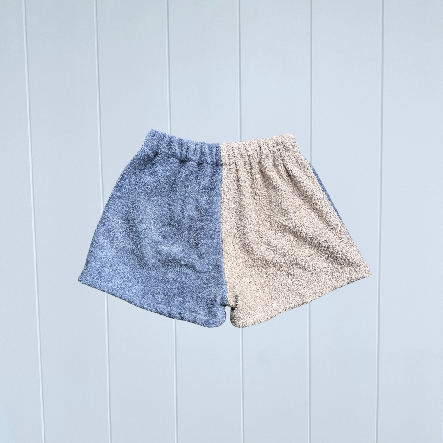 Women's RETOWEL Shorts 016 // Size 8-12