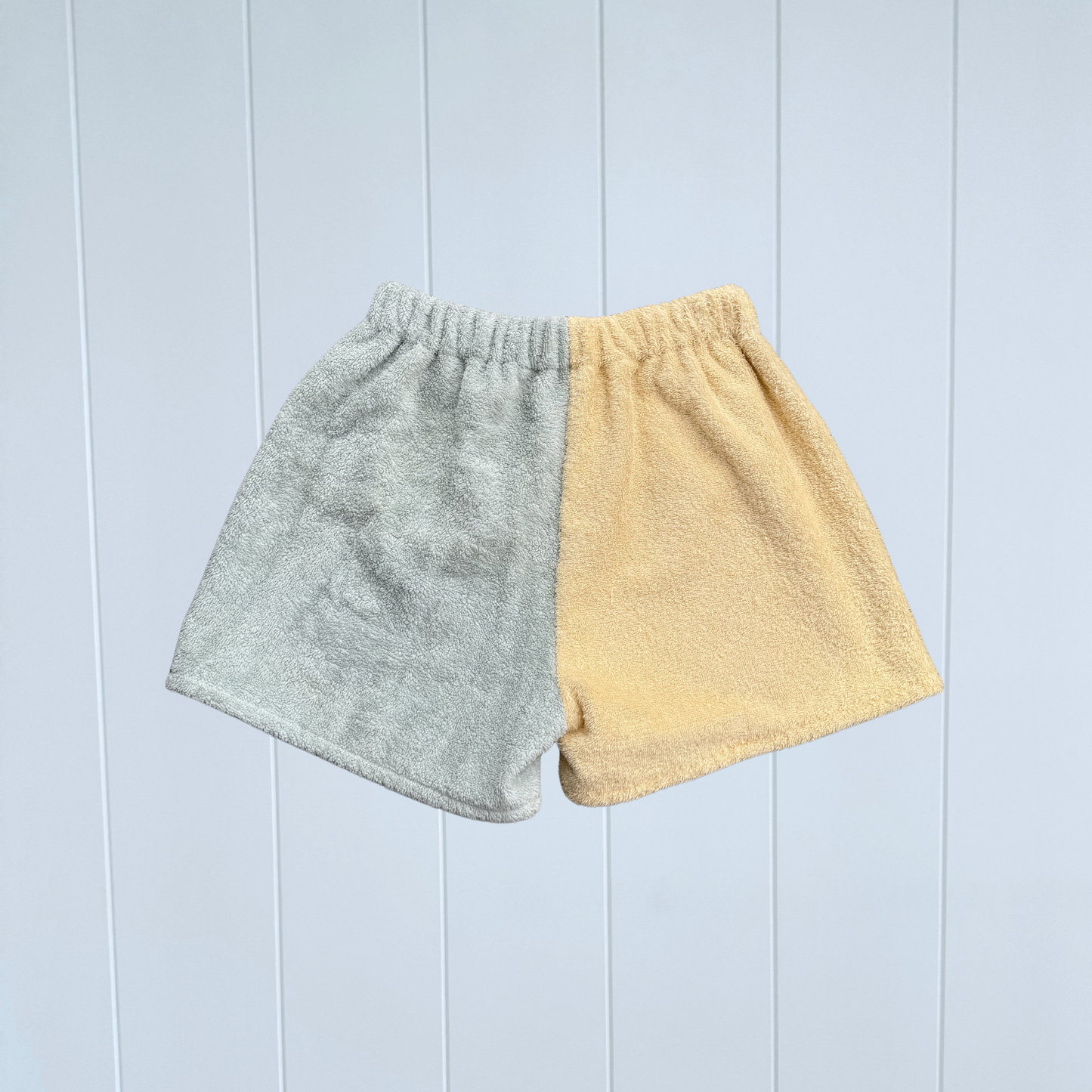 Women's RETOWEL Shorts 006 // Size 10-14
