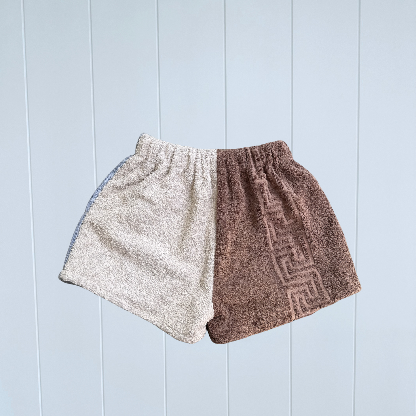 Women's RETOWEL Shorts 018 // Size 8-12