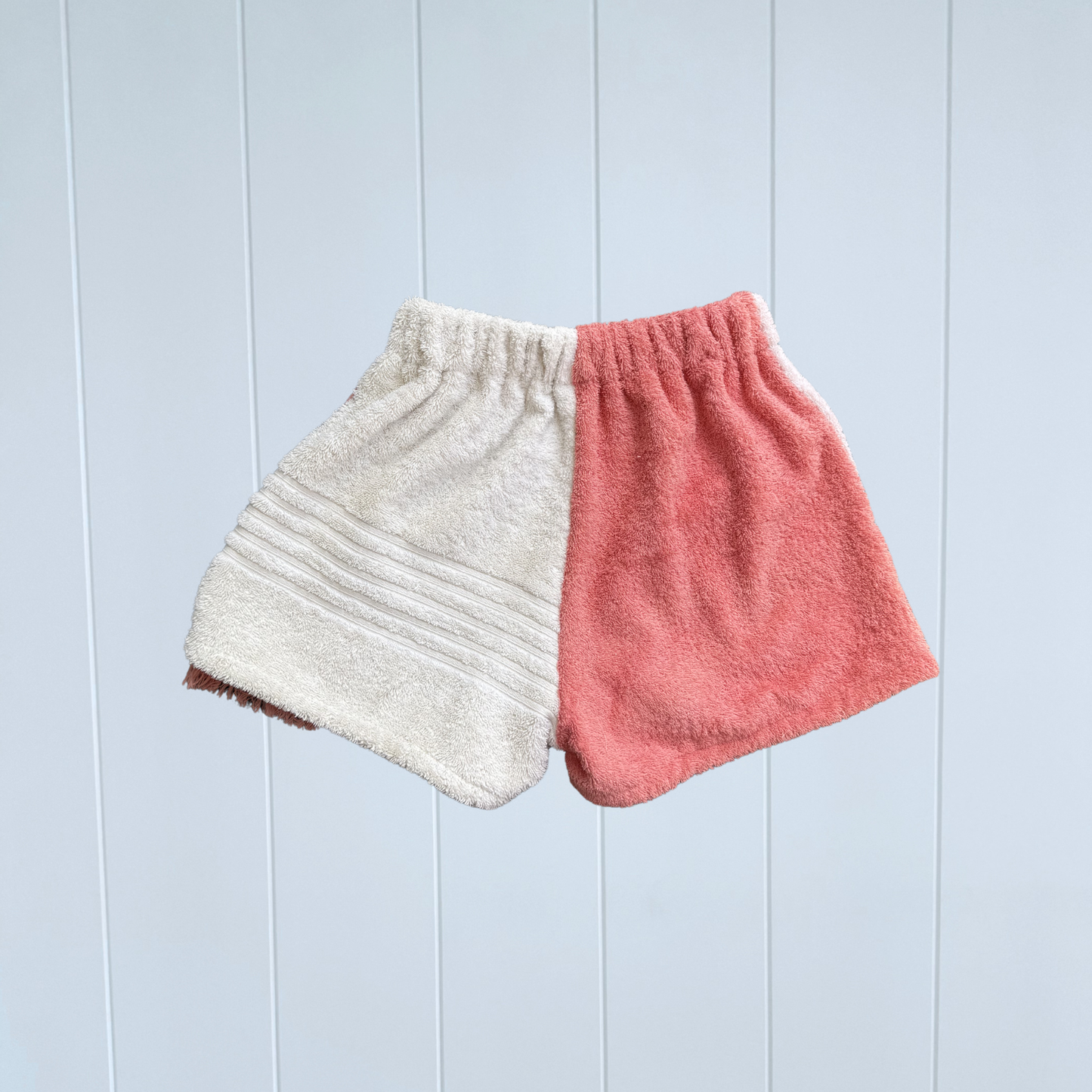 Women's RETOWEL Shorts 019 // Size 8-12
