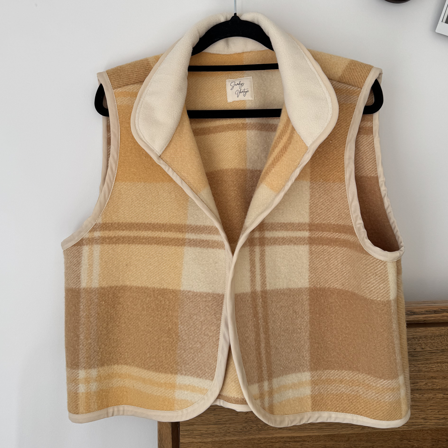 Sunday Snug Vest 001 // Honey Oat