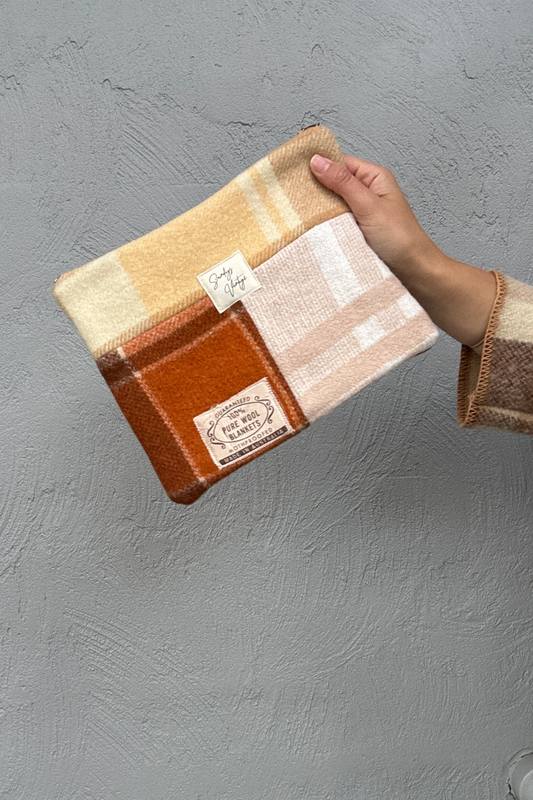 Sunday Snug Pouch 001