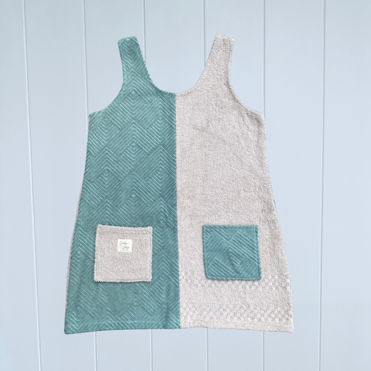 RETOWEL Dress 001 // Size 8-12