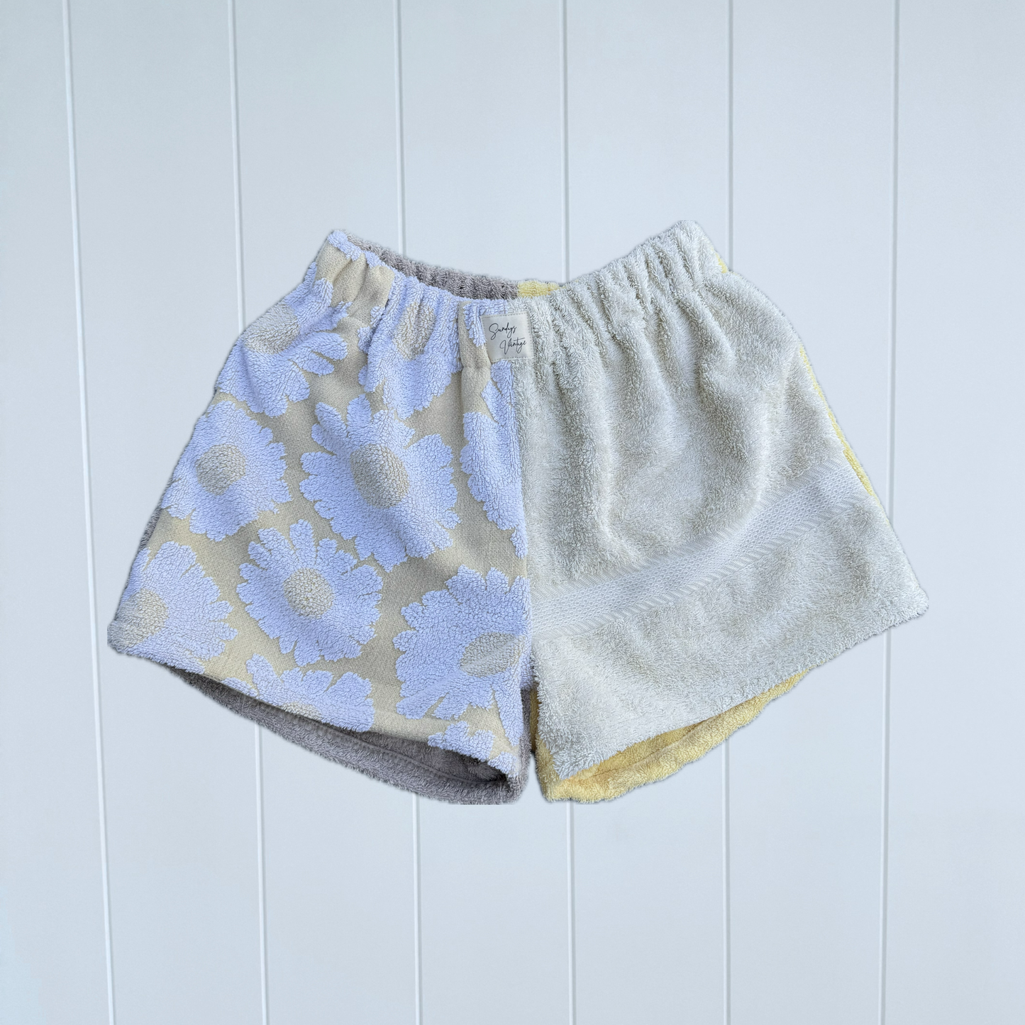 Women's RETOWEL Shorts 001 // Size 8-12