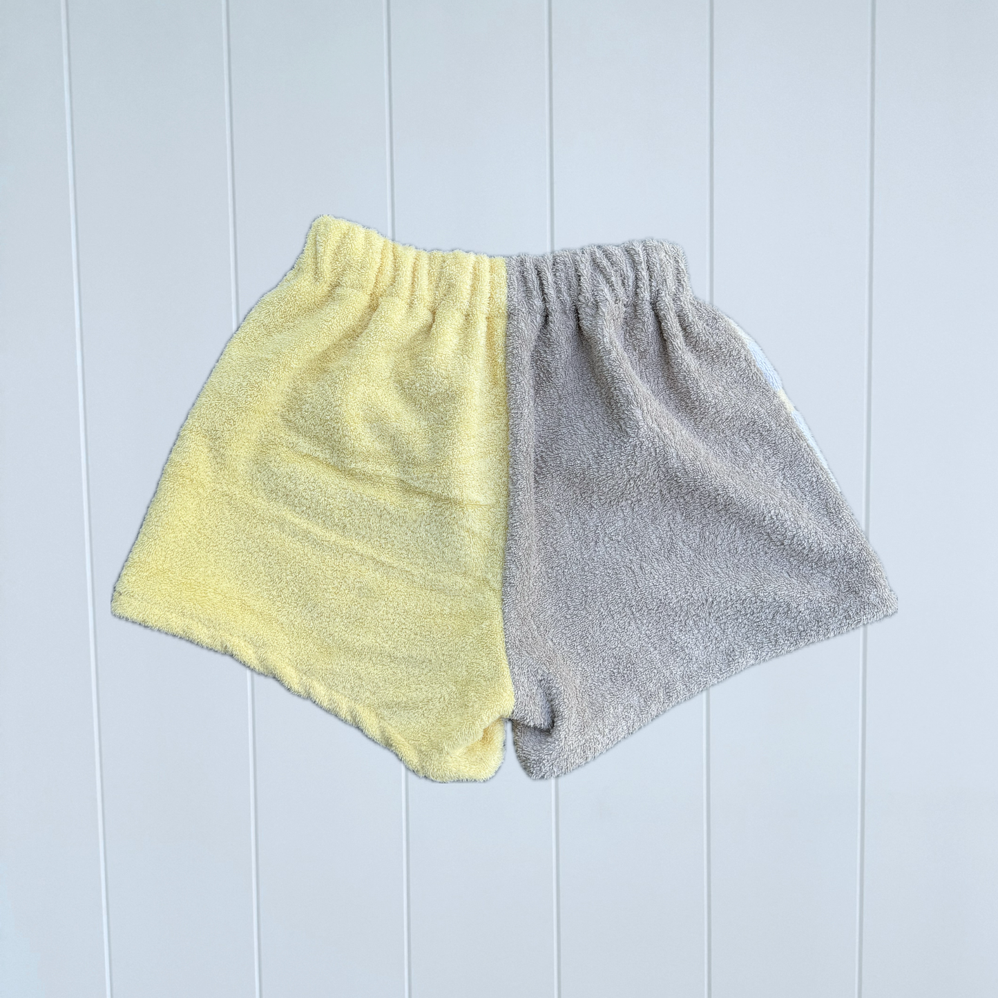 Women's RETOWEL Shorts 001 // Size 8-12