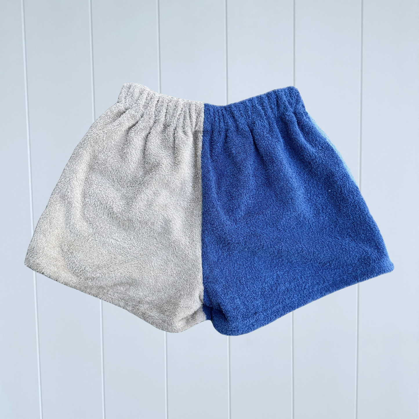 Women's RETOWEL Shorts 002 // Size 8-12