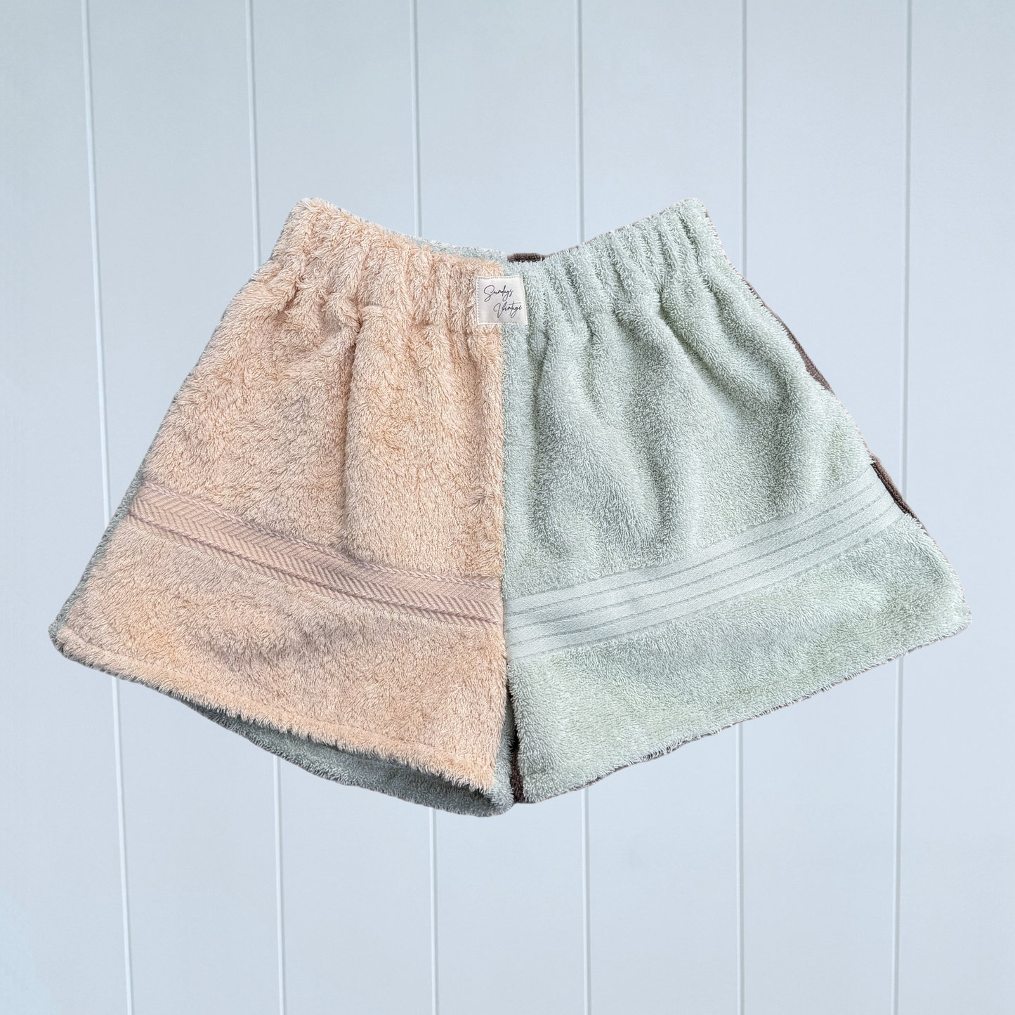 Women's RETOWEL Shorts 003 // Size 8-12