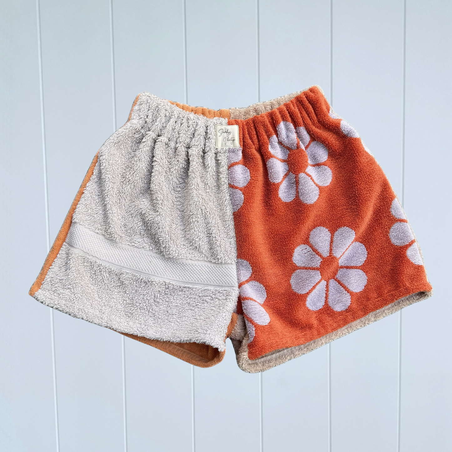 Women's RETOWEL Shorts 004 // Size 8-12