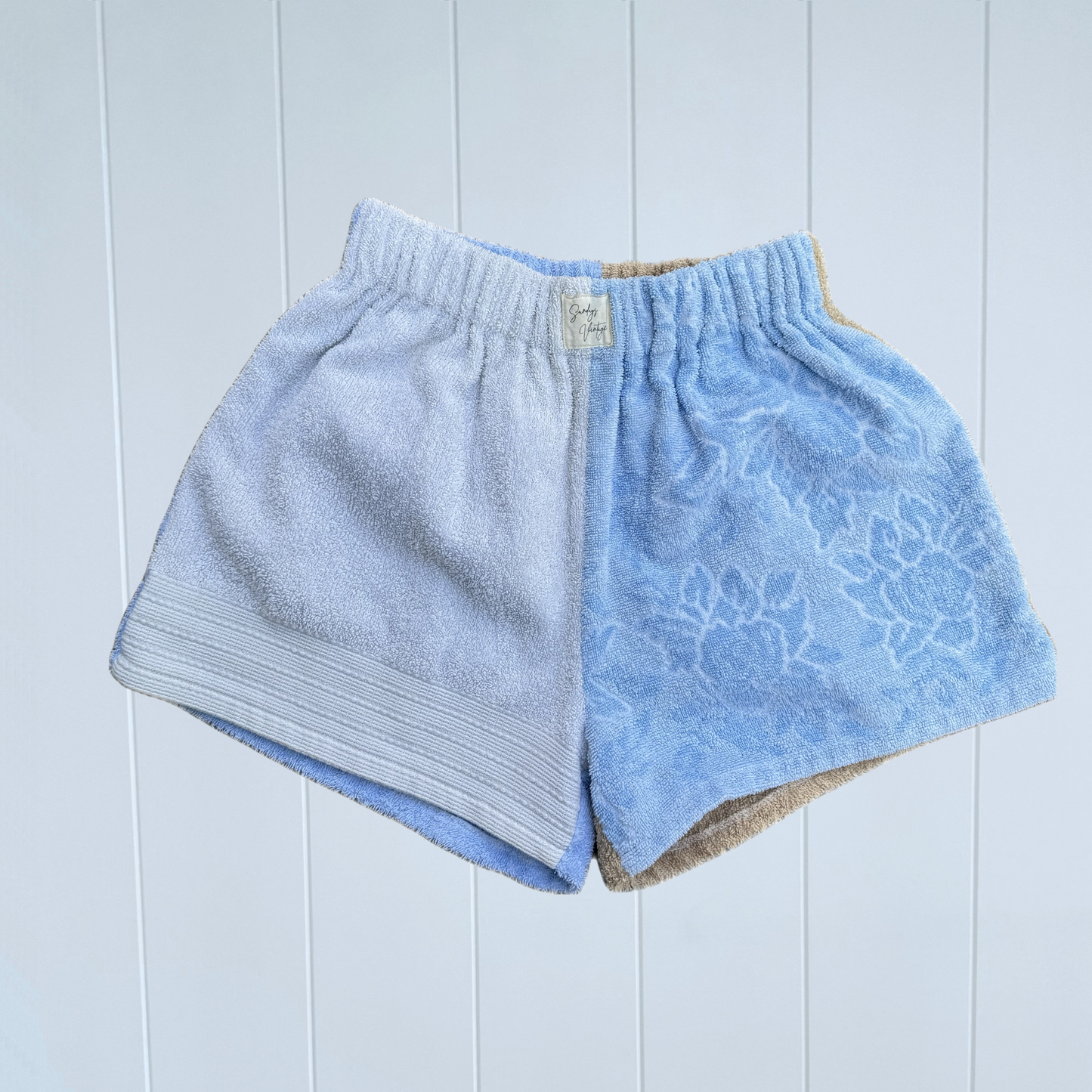 Women's RETOWEL Shorts 006 // Size 8-12